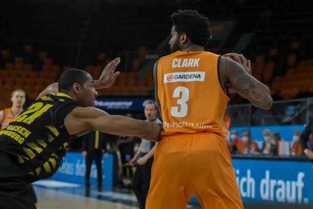 方失误赢得 方失误赢得