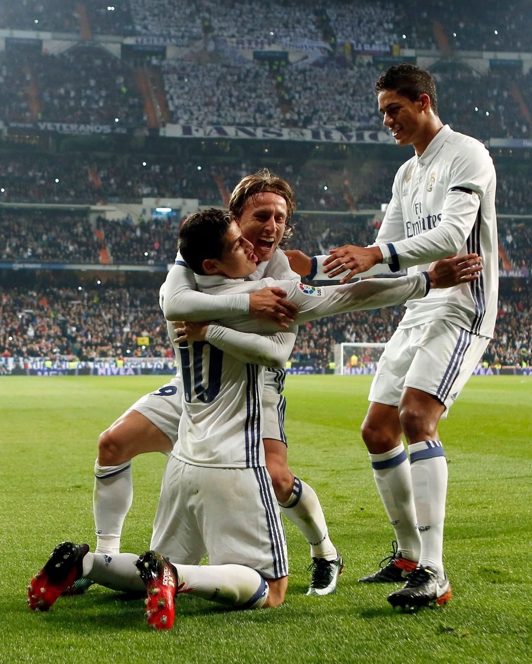 他只是腼腆 他只是腼腆